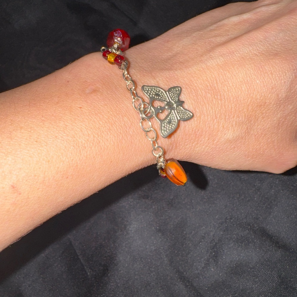 #300- Silver Charms w/Red Beaded Accent High Quality Handmade Bracelet - Picture 2 of 2